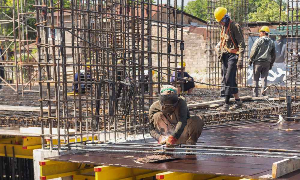 A Comprehensive Guide to Hiring a Formwork Contractor 