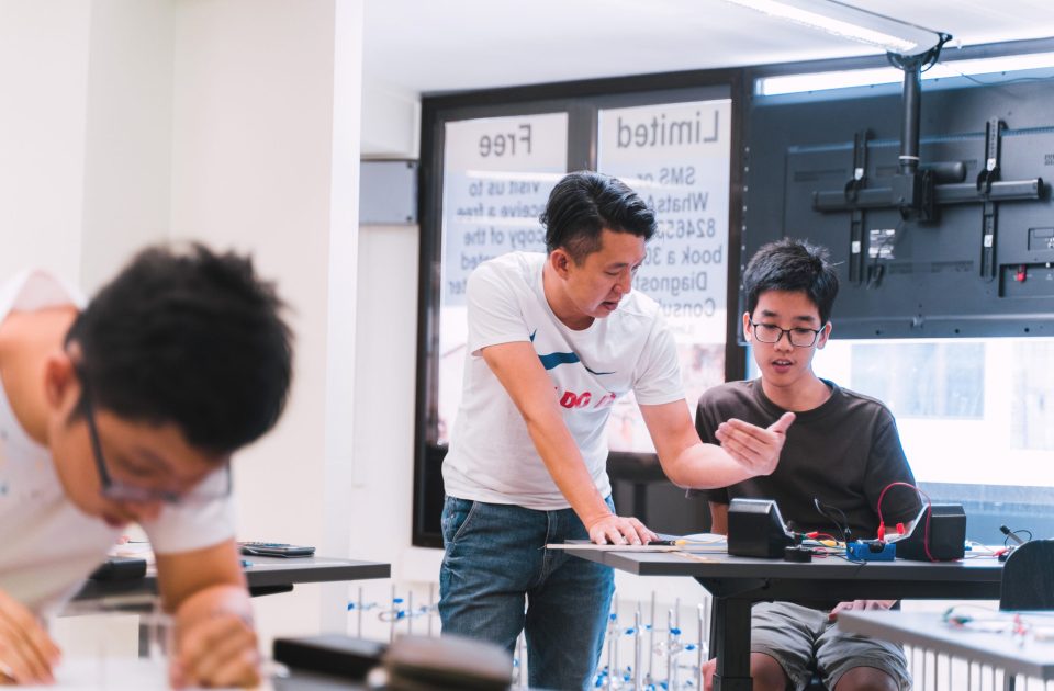 OandALevelPhysicsTuitionPracticalLab